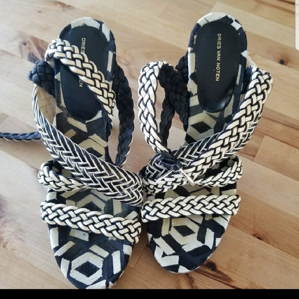 Geometric pattern sandals